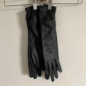 Women’s Black Leather Gloves